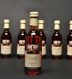 120 fl. 0,25 l. Stamps of the world, Zinfandel Rosé, USA 12010