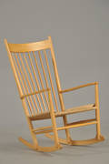 Han J. Wegner 1914-2007 Gyngestol model J16 i bøgetræ