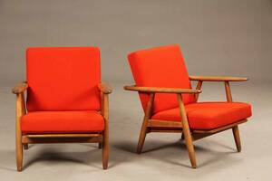 Hans J. Wegner. Par hvilestole af egetræ, Cigaren, model GE-240 2