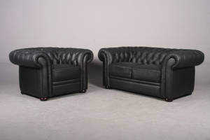 To pers Chesterfield sofa samt hvilestol, sort 2