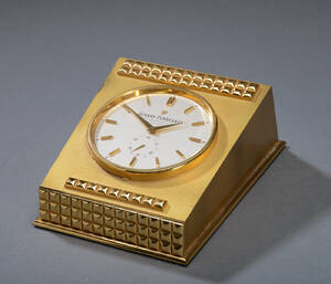 Girard-Perregaux. Elektrisk bordur af messing