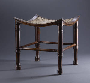 Taburet med sæde af snoreflet