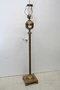 Golvfotogenlampa