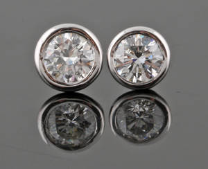 18kt  bezel set earrings with diamonds 2 0.80ct