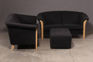 Sofagruppe, tre pers., to pers. samt puf 3 Denne vare er sat til omsalg under nyt varenummer 4351882
