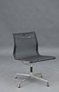 Charles Eames 1907 - 1978. Kontorstol, model EA-108
