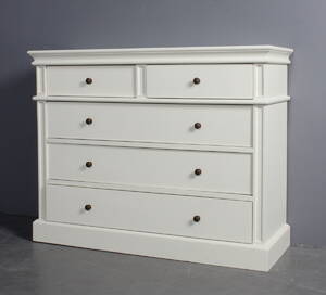 Skænk. Cremehvid antikbemalet.