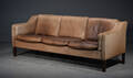 Mogens Hansen - Tre-pers sofa monteret m læder