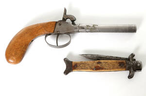 SLAGLÅSPISTOL OCH FÄLLKNIV