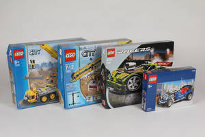 4 kasser nyt Lego.