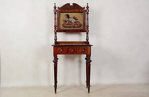 SMINKBORD, renässansstil, 1900-talets första hälft.