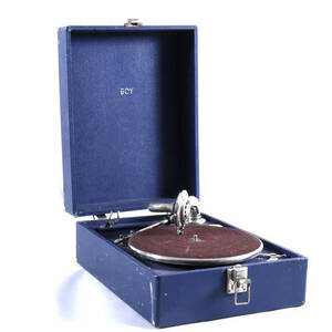 RESEGRAMMOFON, BOY, 1900-talets första hälft.