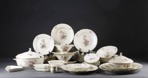 Frijsenborg. Diverse service, variable sort. Kgl.P. 54