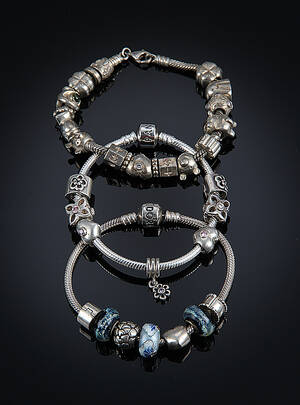 Pandora. Tre armbånd af sterlingsølv med charms 3