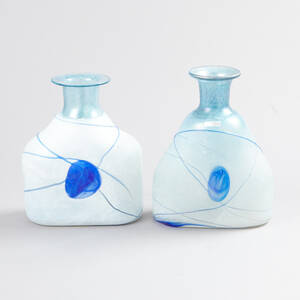 Flaskor Bertil Vallien för Kosta Boda Artist coll