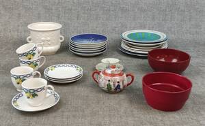 Diverse porslin  keramik.