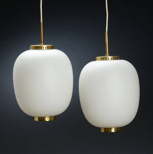 Bent Karlby. Et par Kina pendler af hvidt opalglas 2