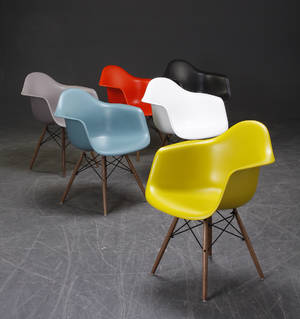 Charles Eames 1907- 1978. Seks armstole, model DAW 6