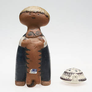 LISA LARSON. Figuriner, 2 st, Sköldpadda samt Pelle, stengods, Gustavsberg.
