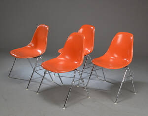 Charles Eames. Fire skalstole glasfiber, model DSS. 4 