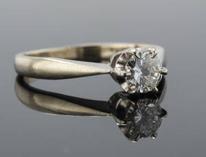 Solitairering med brillant på ca. 0.40 ct. WVS Denne vare er sat til omsalg under nyt varenummer 4956151