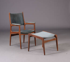 Dansk møbelproducent. Lænestol samt skammel, teaktræ2