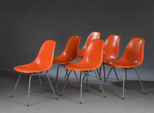 Ray og Charles Eames. Seks skalstole, model DSX. Orange glasfiber 6 