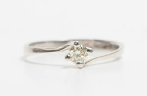 Solitairering med brillant på ca. 0.20 ct Denne vare er sat til omsalg under nyt varenummer 4340241