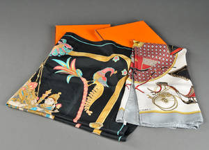 Hermès Paris. To Carré silketørklæder 2