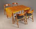 Spisebord med udtræk og fire stole af teak 5