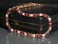 Collier mit Rubinen und Zirkonia