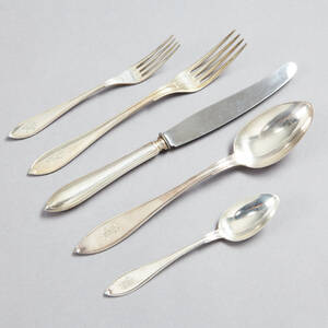 Bestick silver modell svensk spetsig