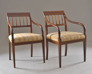 Ett par karmstolar i Regencystil 2