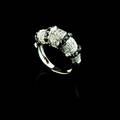 Ring 14 k vitguld vita och svarta diamanter
