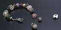 Trollbeads. Armbånd med charms