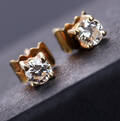 Et par diamantørestikker af 18 kt. guld, i alt ca. 0.50 ct. 2