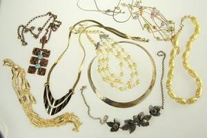 Halsband