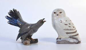 Bing  Grøndahl. To figurer af porcelæn i form af ugle og gøg, nr. 2475 og 1770. 2