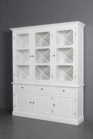 To-delt vitrineskab. Hvidbemalet.