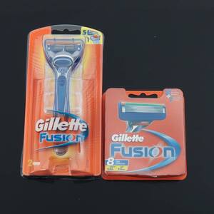 GILLETTE FUSION, rakhyvel samt 8 st blad