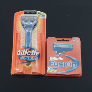 GILLETTE FUSION, rakhyvel samt 8 st blad