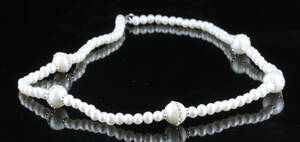 Fresh water pearl and crystal necklace 