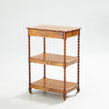 Etagere med rotfanerade hyllplan