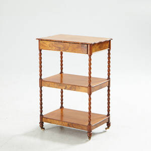 Etagere med rotfanerade hyllplan