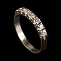 Halvalliansring 18 k vitguld briljanter