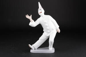 Bing Grøndahl. Pjerrot figur af porcelæn