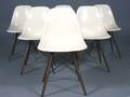 Charles Eames 1907-1978 Sæt på seks skalstole af cremefarvet glasfiber 6