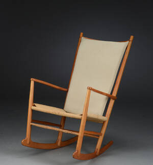 Hans J. Wegner. Gyngestol, lakeret kirsebær, model J16