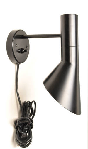 Arne Jacobsen 1902- 1971. AJ-væglampe