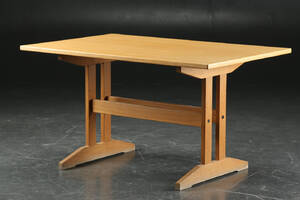 Shakerbord  spisebord af egetræ, dansk møbelproducent 